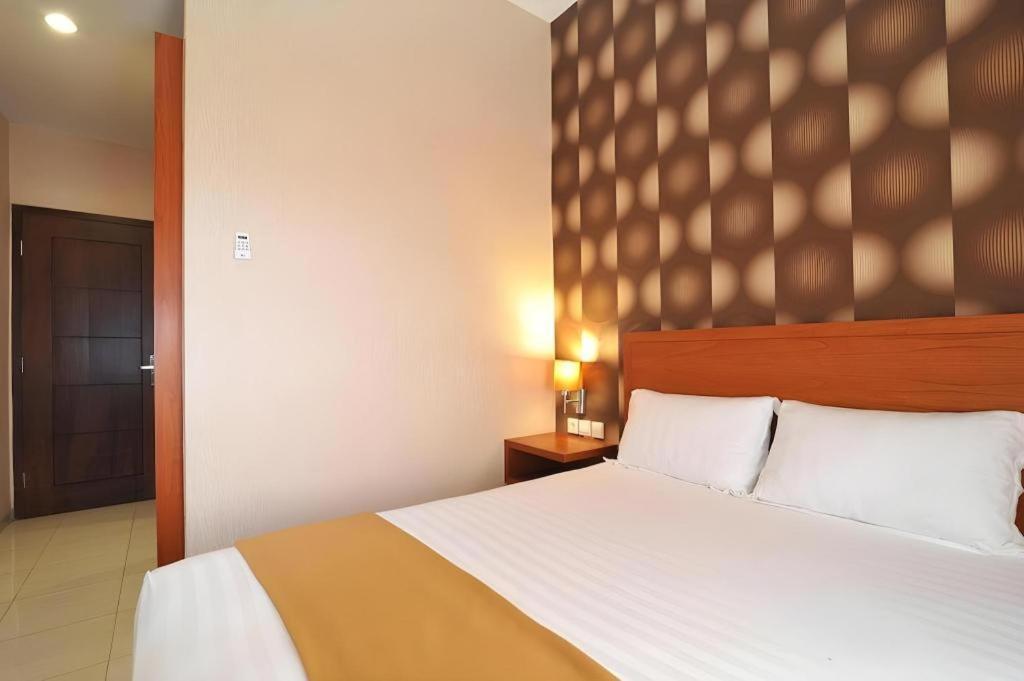 Amaya Suites Hotel Kejayan Exterior photo
