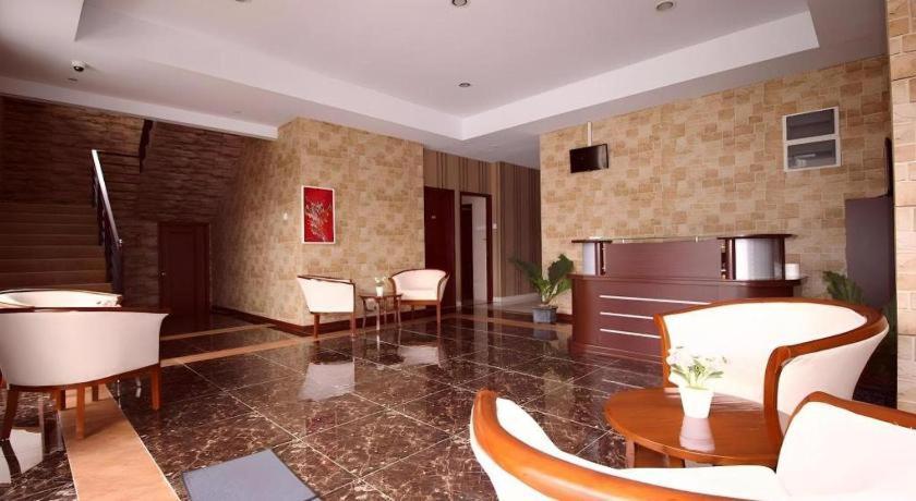 Amaya Suites Hotel Kejayan Exterior photo