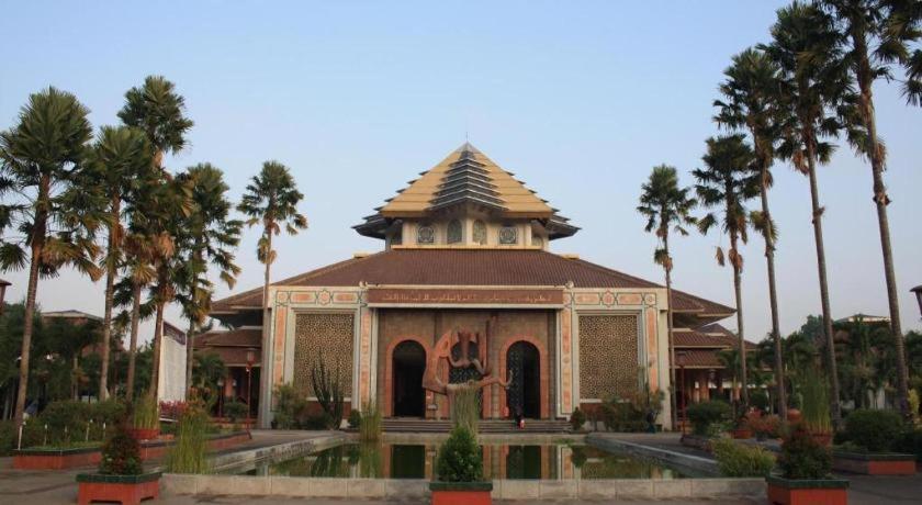 Amaya Suites Hotel Kejayan Exterior photo
