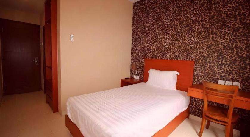 Amaya Suites Hotel Kejayan Exterior photo