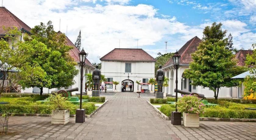 Amaya Suites Hotel Kejayan Exterior photo
